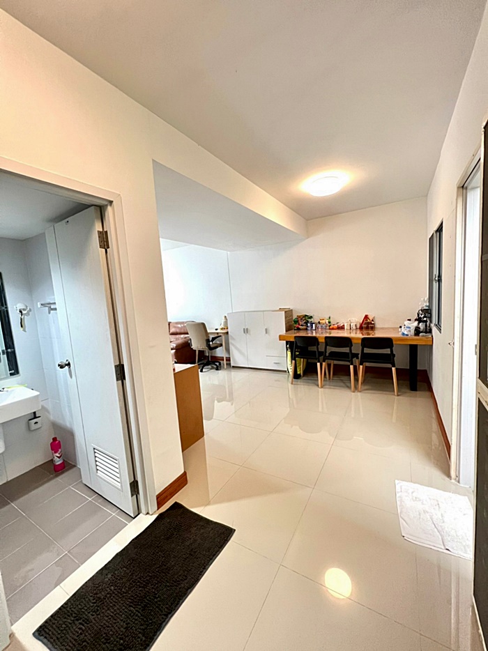 ขายบ้าน บ้านพฤกษา 86/2 ลาดกระบัง-สุวรรณภูมิ สภาพสวย ราคาดีต่อใจ ต่อเติมโรงจอดรถหน้าบ้าน-ครัวหลังบ้านแล้ว